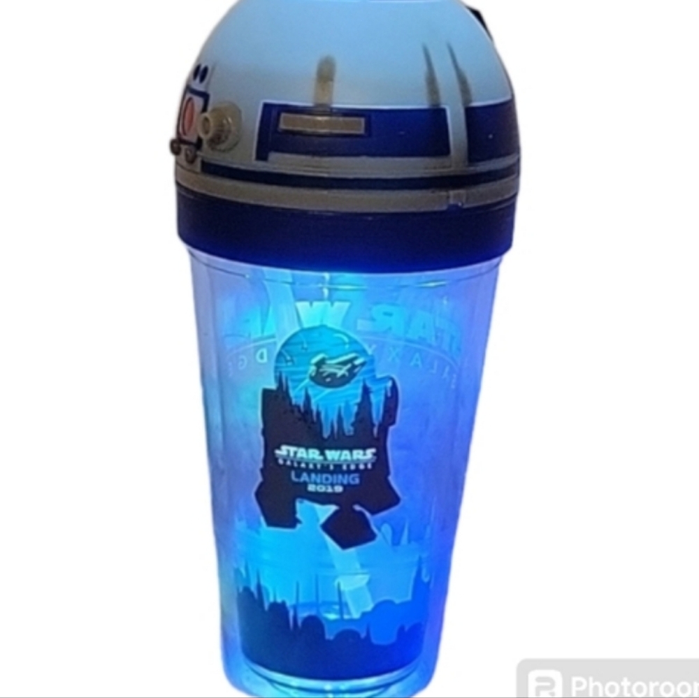 Star Wars Galaxy’s Edge Landing R2D2 Droid Lights & Sound Tumblr With Straw 2019